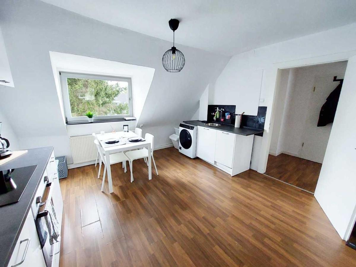 Cozy Apartment With Garden In Gelsenkirchen Eksteriør bilde