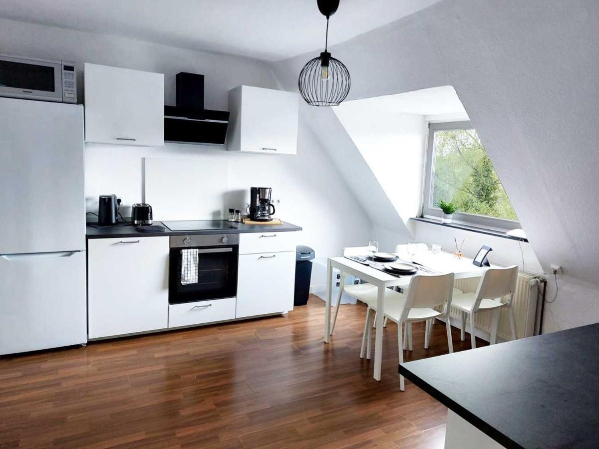 Cozy Apartment With Garden In Gelsenkirchen Eksteriør bilde