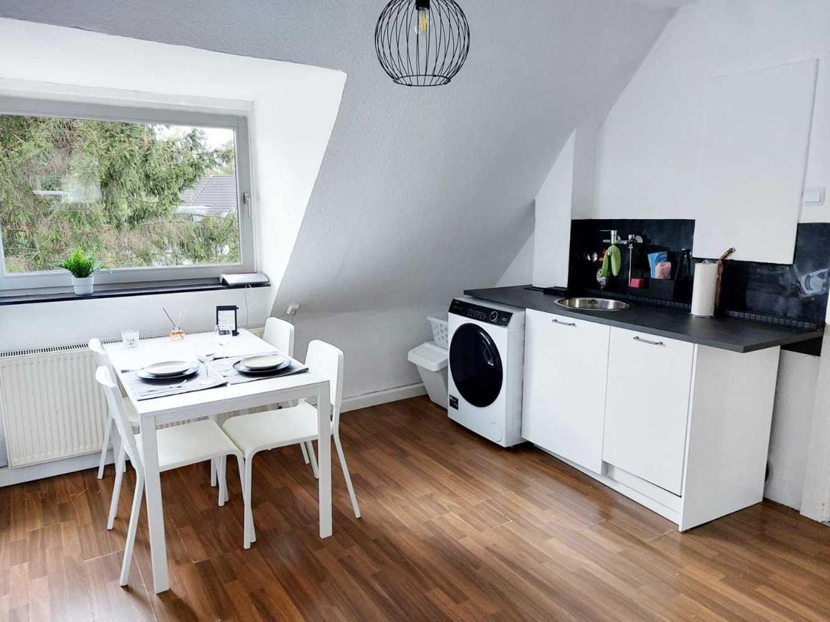 Cozy Apartment With Garden In Gelsenkirchen Eksteriør bilde
