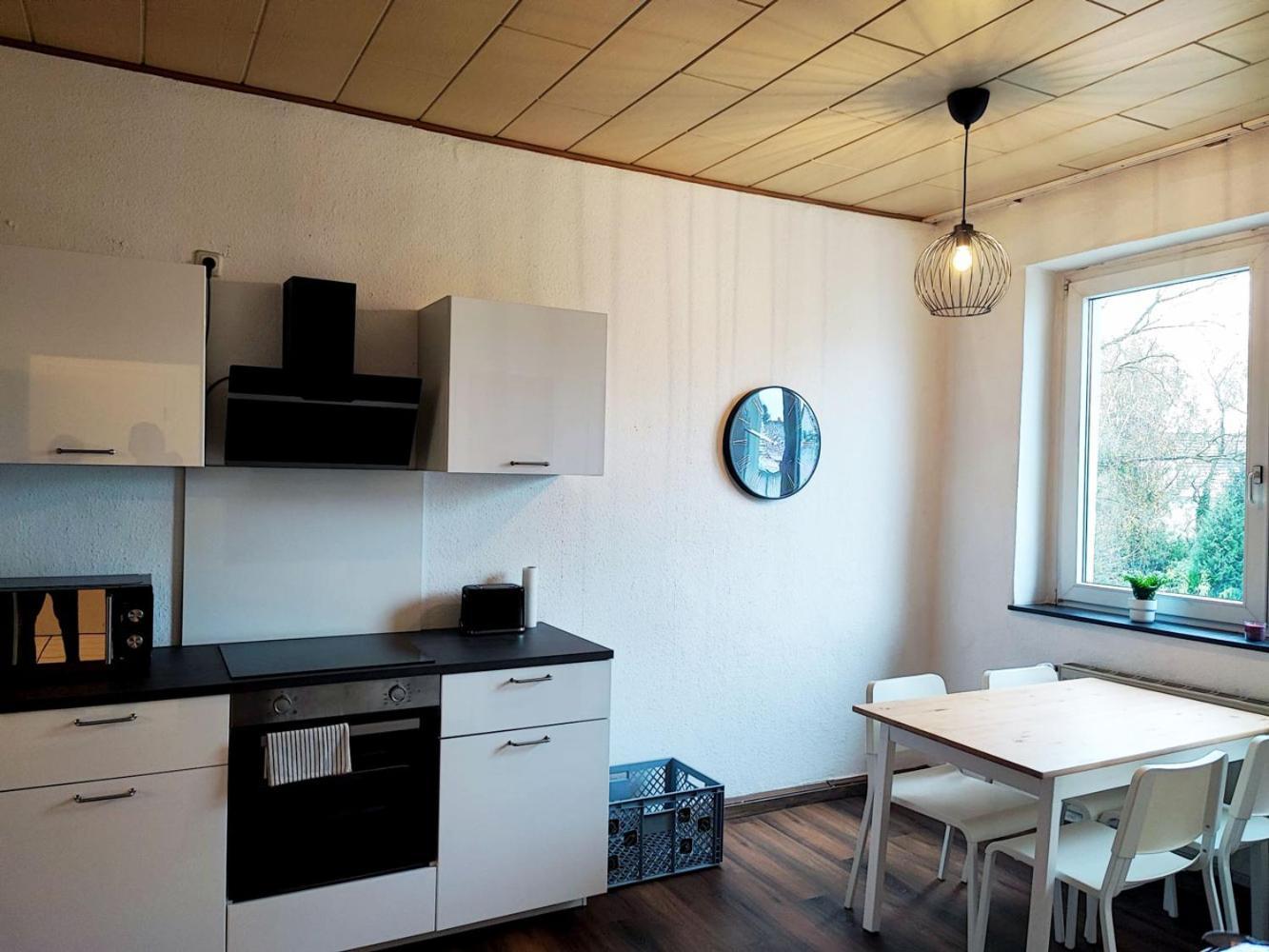Cozy Apartment With Garden In Gelsenkirchen Eksteriør bilde