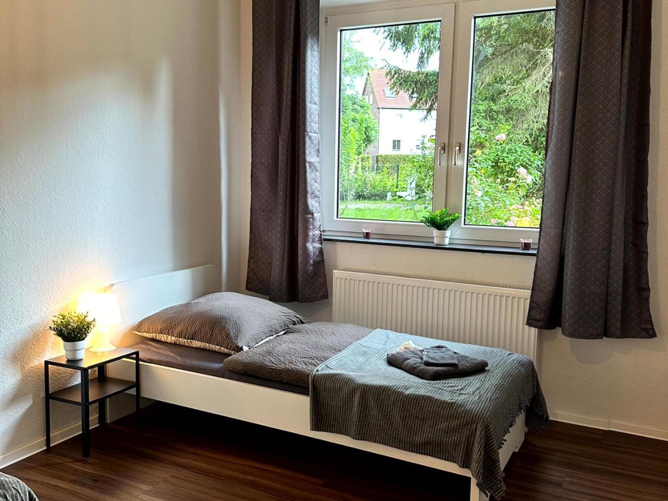 Cozy Apartment With Garden In Gelsenkirchen Eksteriør bilde