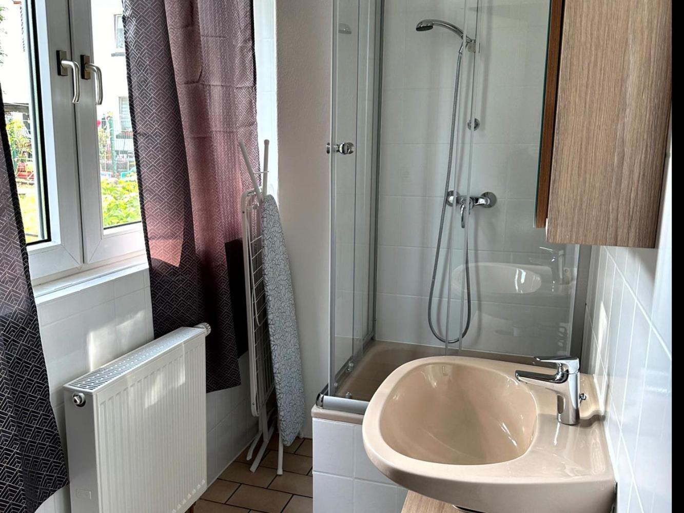 Cozy Apartment With Garden In Gelsenkirchen Eksteriør bilde