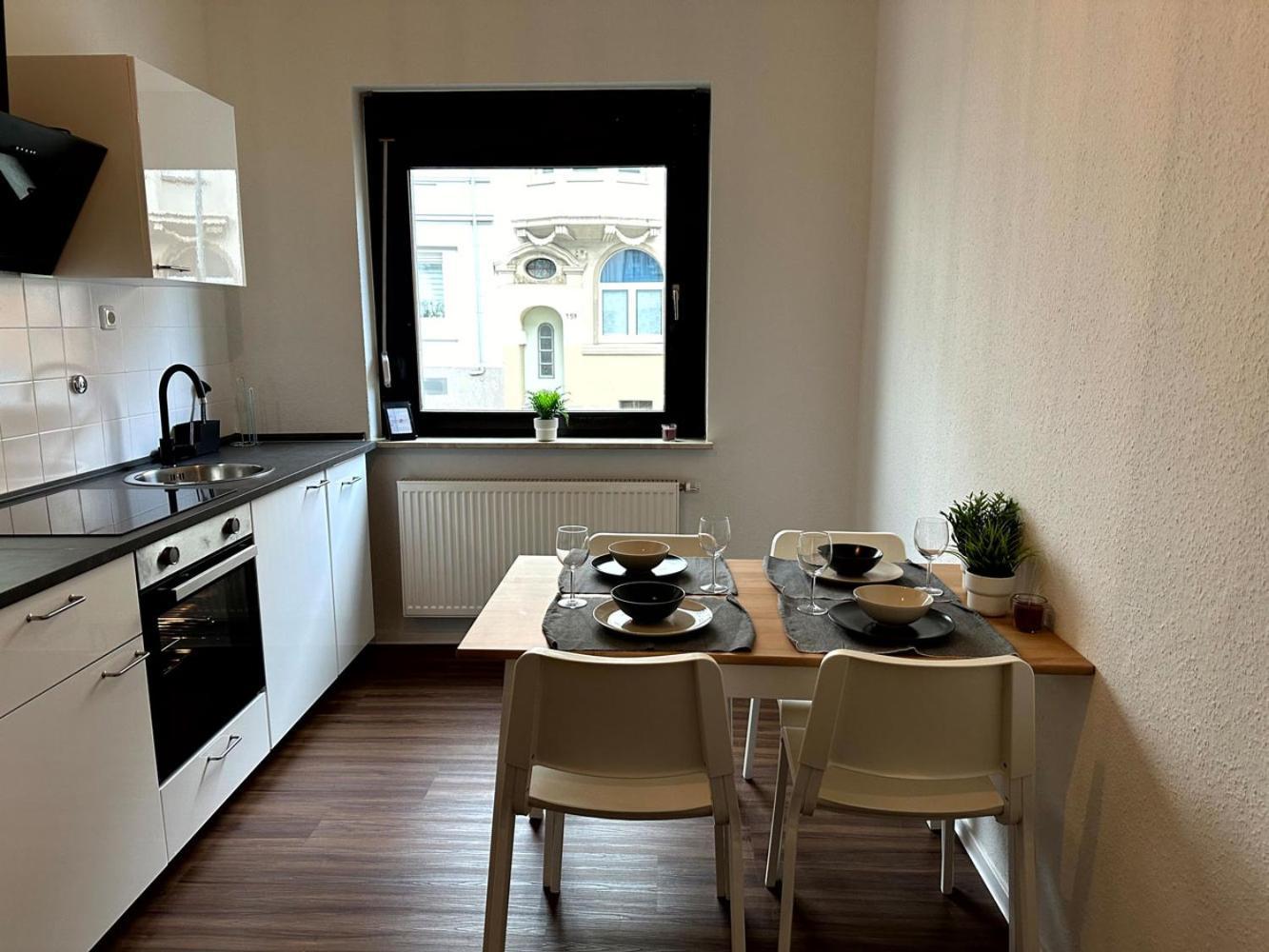Cozy Apartment With Garden In Gelsenkirchen Eksteriør bilde